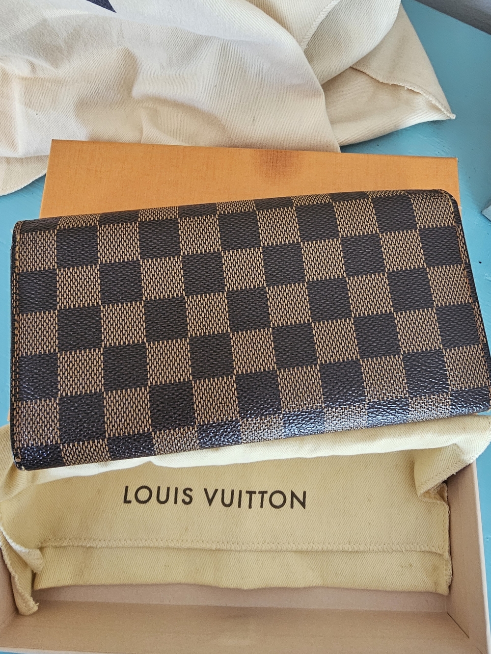 Louis Vuitton Sarah Damier Check Wallet - Picture 9 of 9